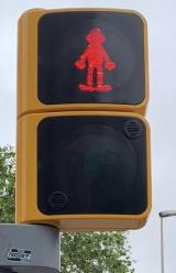 Feu de signalisation permanant en hommage en 2023 a ibanez filemon